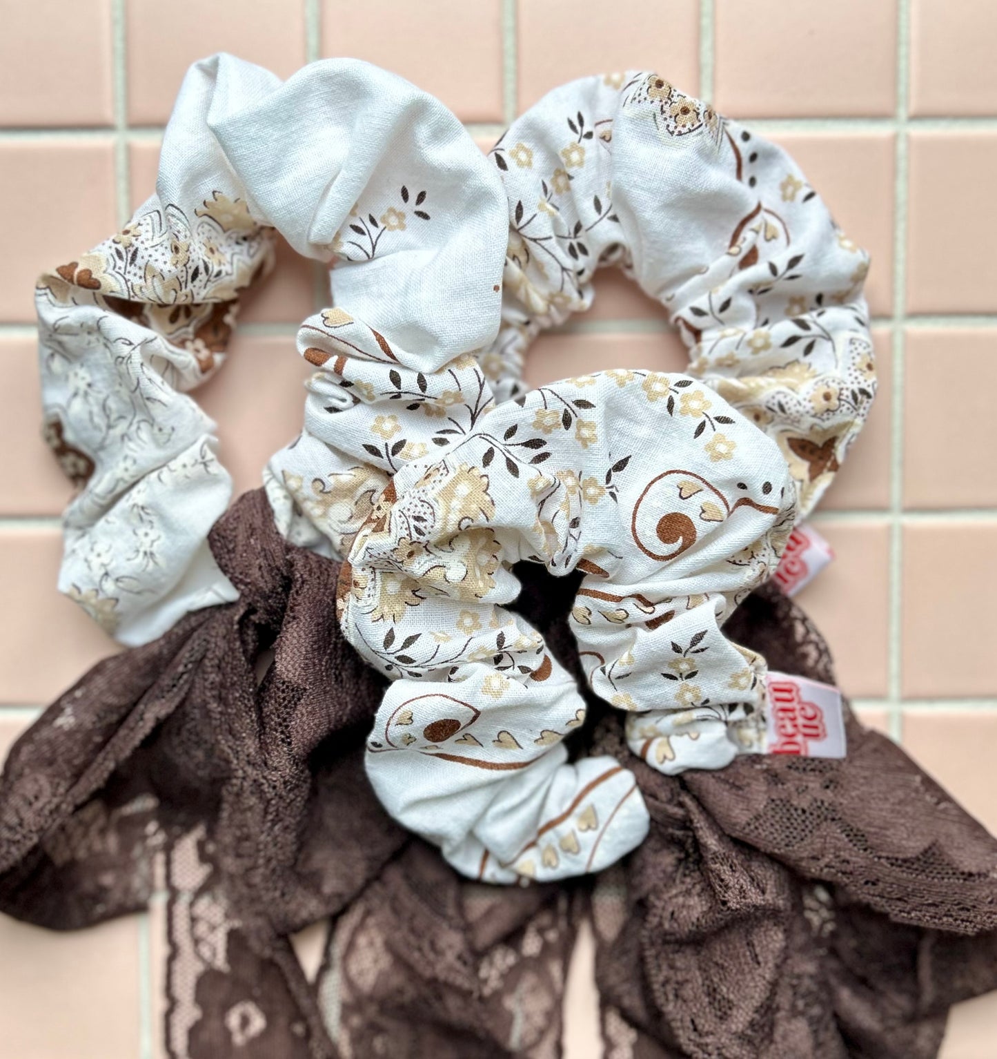 Beau Tie White/Brown Oversized Frill Scrunchie with Lace Bow
