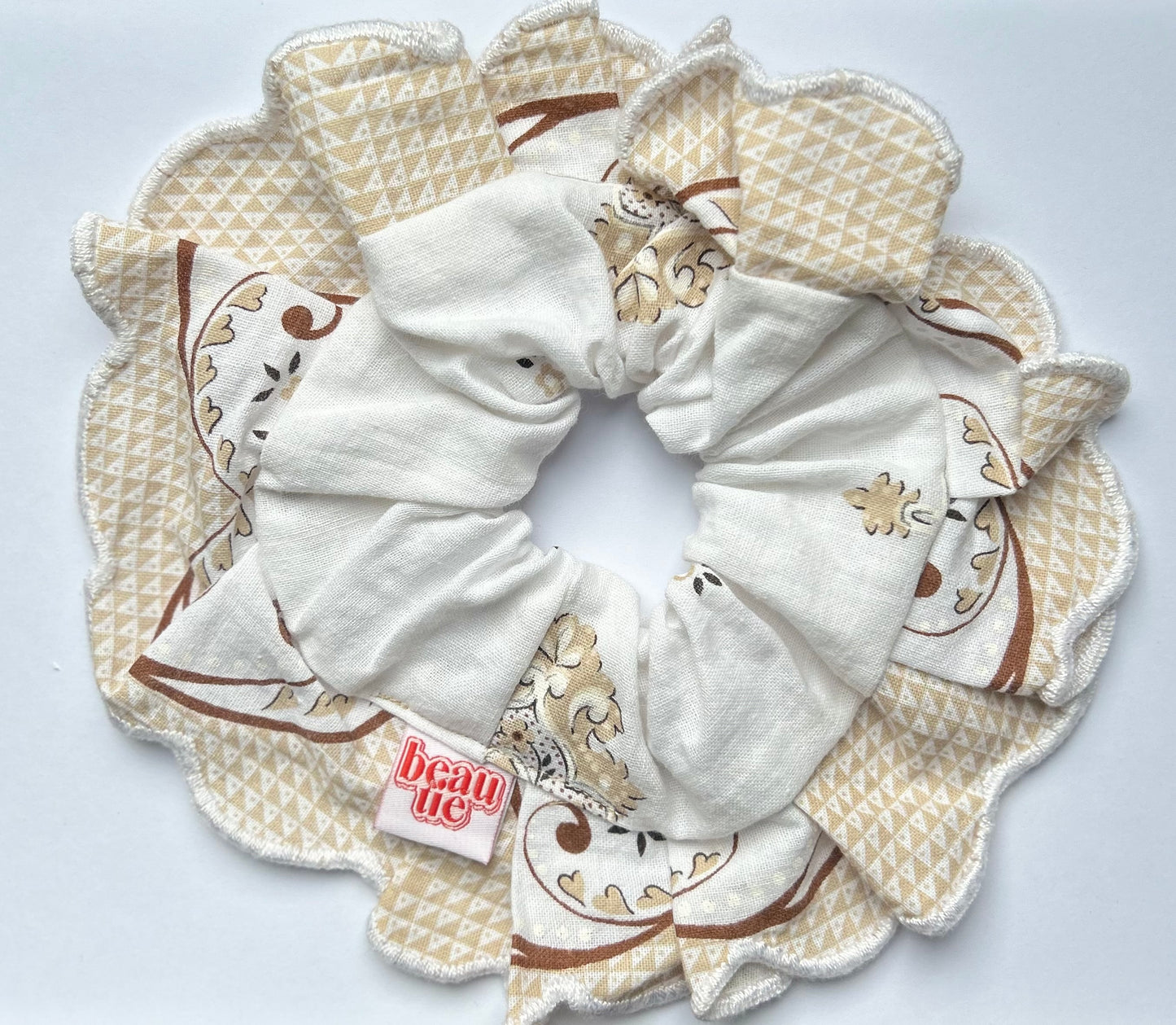 Beau Tie White/Brown Oversized Scalloped edge Scrunchie